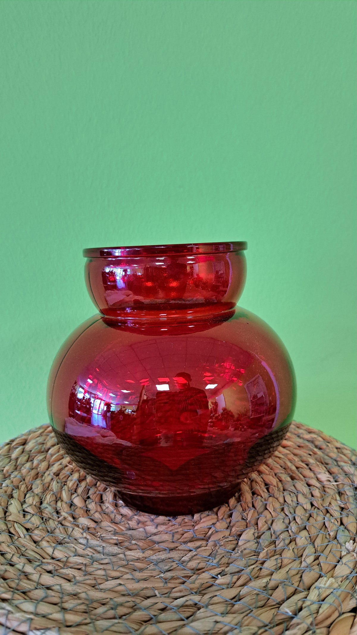 Rubin Glasvase - Runde Designvase aus rotem Glas