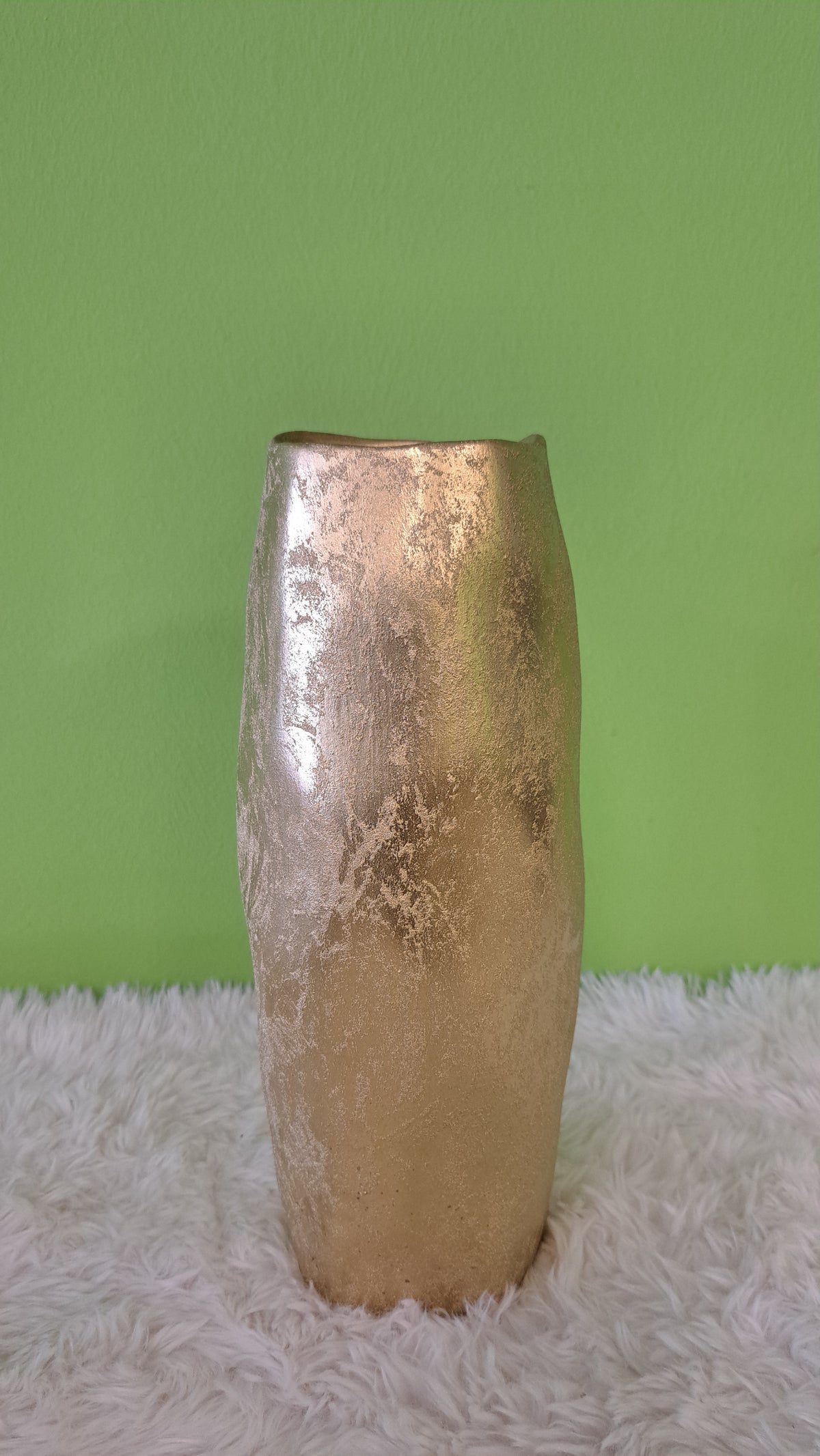 Goldene Designvase - Elegante Keramikvase in 2 Größen
