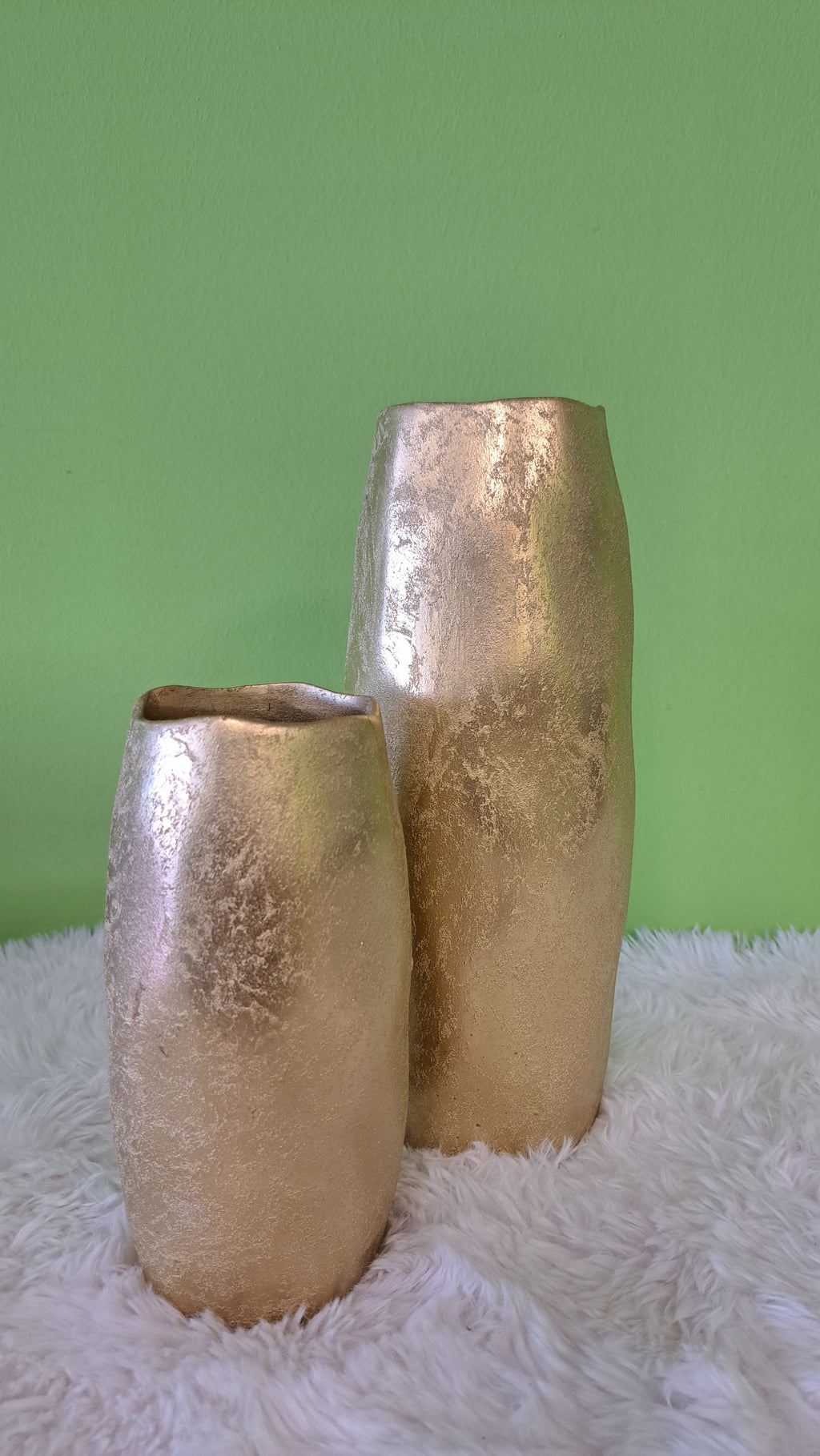 Goldene Designvase - Elegante Keramikvase in 2 Größen